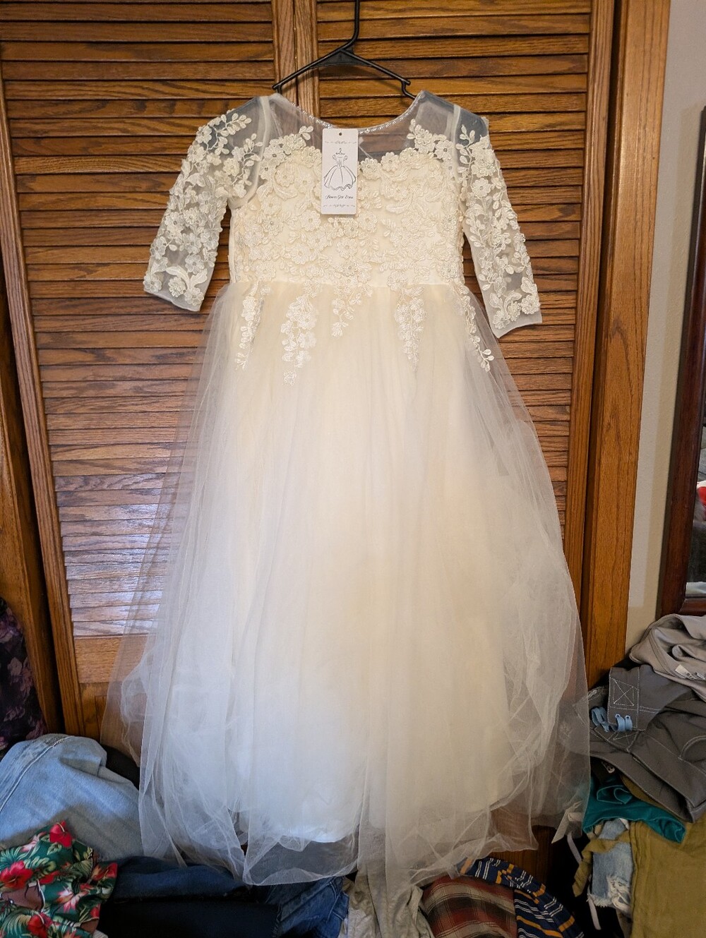 Flower Girl Dress NWT From Amazon Cream Tulle & Lace Size ?‎